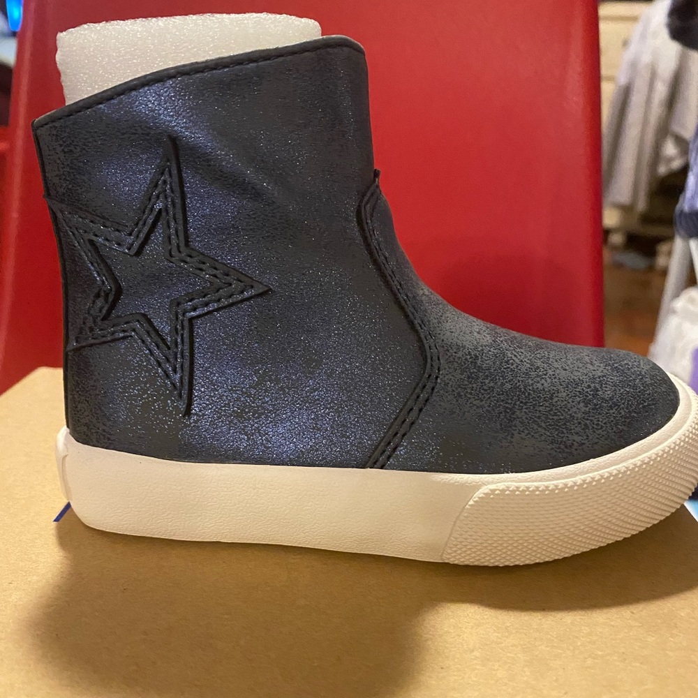 Brand new navy kid boot